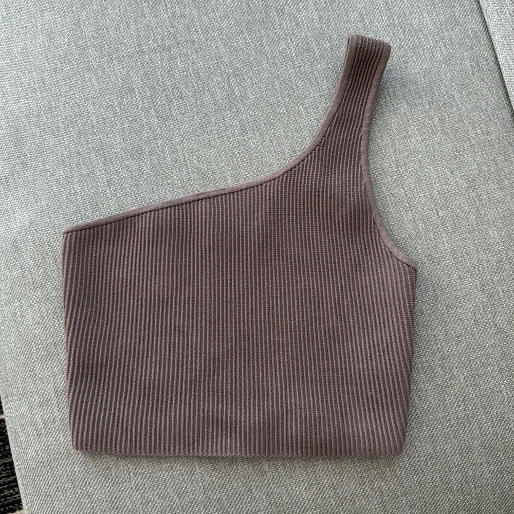 Babaton (Aritzia) one sleeve crop top
